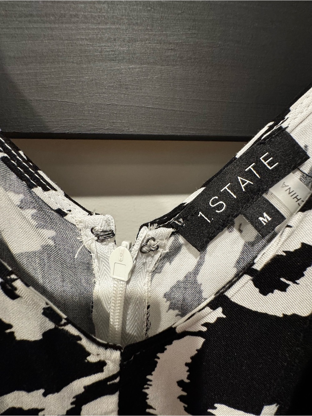 1 STATE Black & White Abstract tapered leg jumpsuit. - Picture 6 of 15